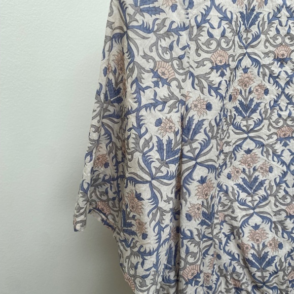 Splendid Sheer Cropped Blouse - Picture 4 of 7